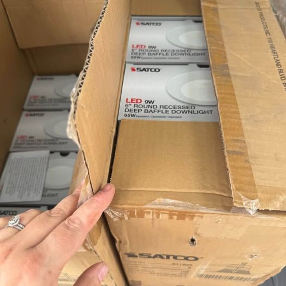 Satco Recessed Lighting x 12